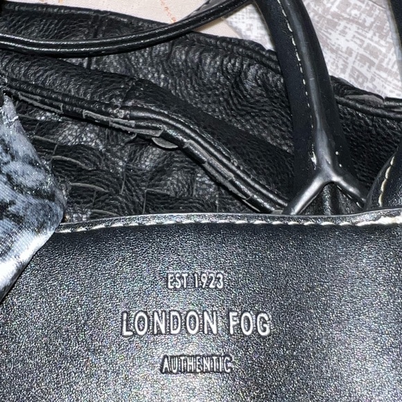 London Fog black handbag Clutch cross body should strap zipper pockets purse - Picture 11 of 11